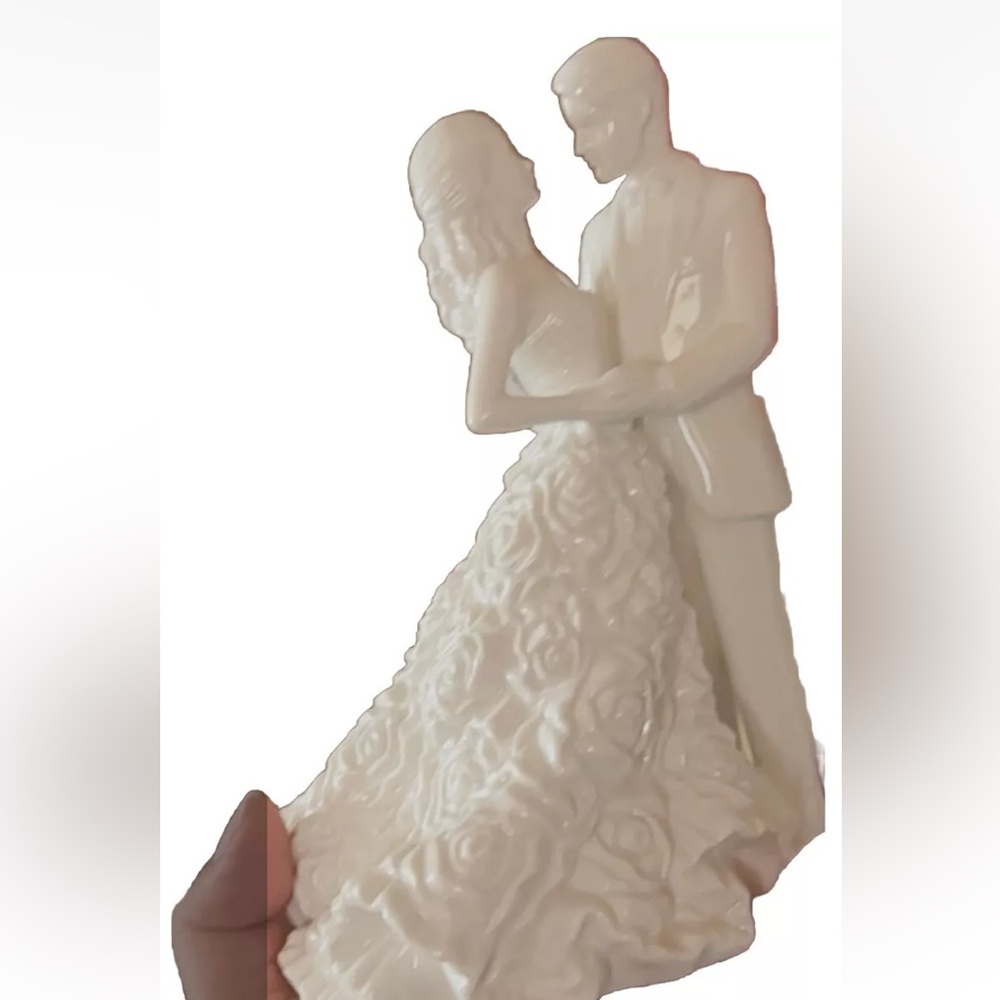 Monique Lhuillier Wedding Cake Topper Figurine - Picture 4 of 5